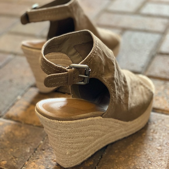 Boho Taupe Frabric Peep Toe Platform Raffia Wedge - Picture 5 of 7